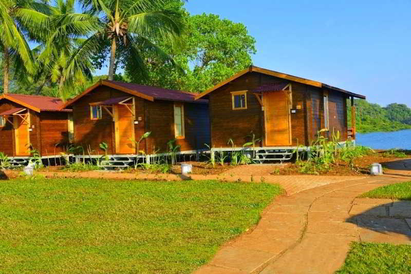 Bay 15 Hotel Panadzsi Kültér fotó