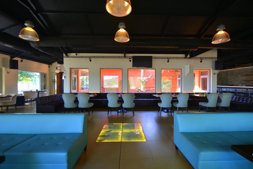 Bay 15 Hotel Panadzsi Kültér fotó