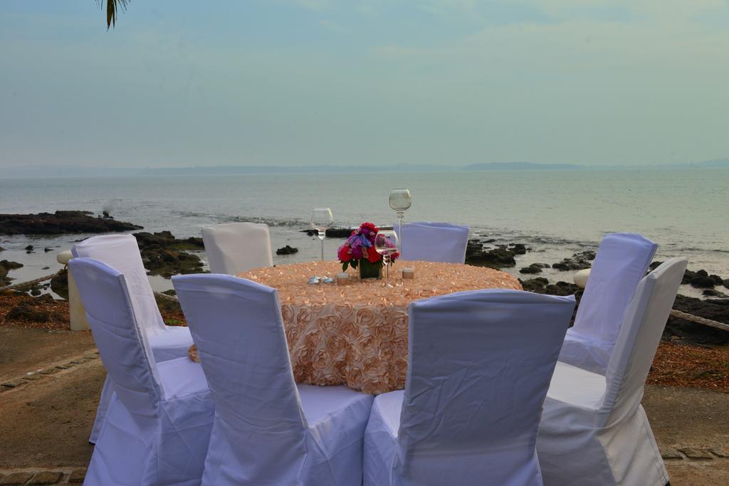 Bay 15 Hotel Panadzsi Kültér fotó