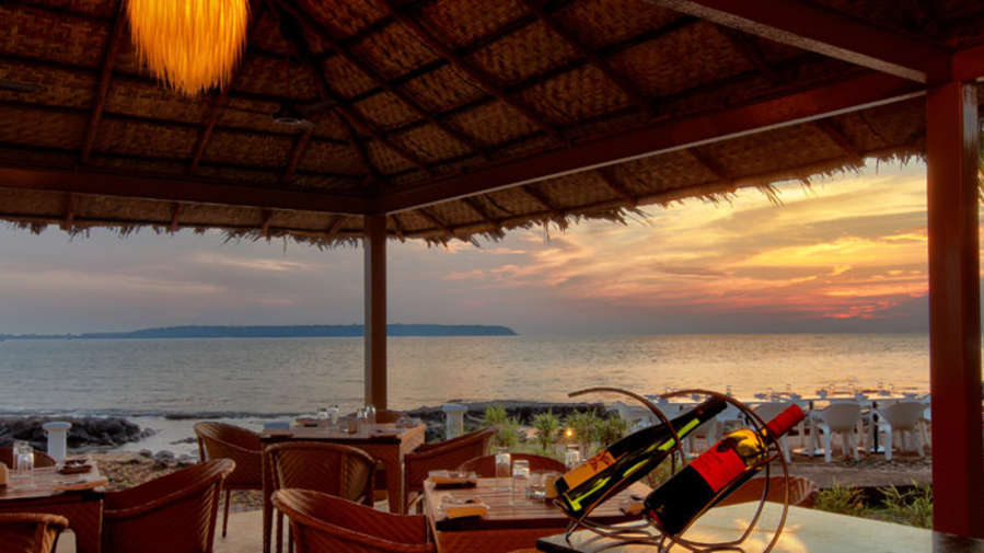 Bay 15 Hotel Panadzsi Kültér fotó