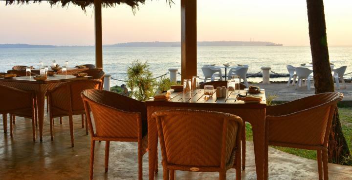Bay 15 Hotel Panadzsi Kültér fotó