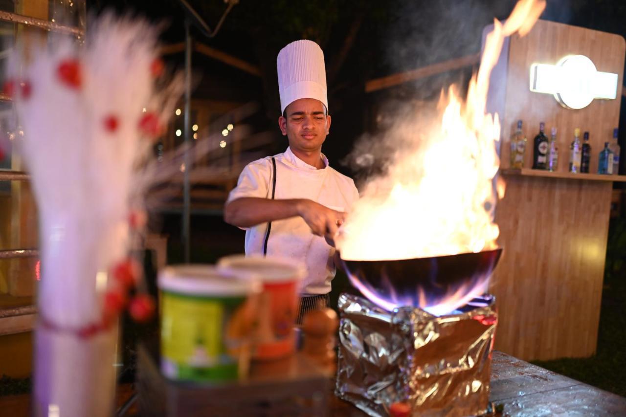 Bay 15 Hotel Panadzsi Kültér fotó